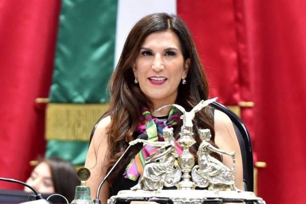Palomea Morena a Kenia López para Mesa Directiva
