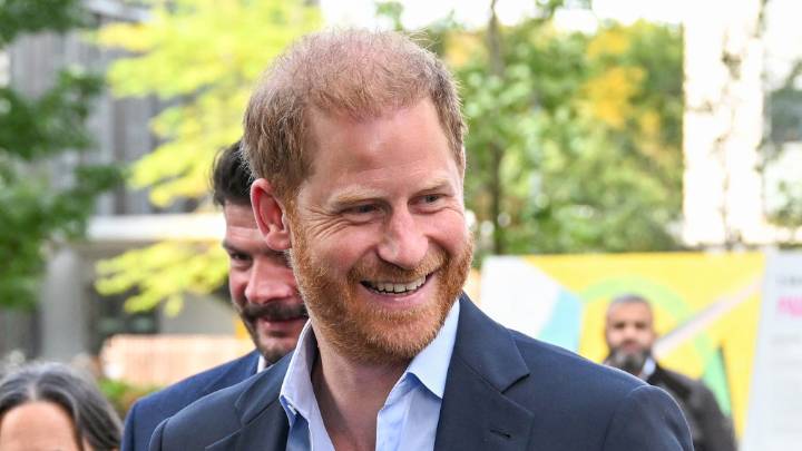 Prince Harry makes surprise visit to Ukraine to support those injured in war