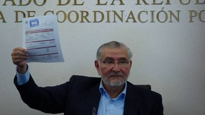 Adán Augusto López reconoce que mantiene comunicación con AMLO