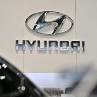 US agents arrest 475 in raid on Hyundai