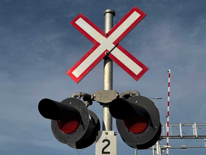 Lacombe County rail crossing to close for maintenance work