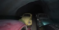 Misterioso hallazgo. Encontraron un cementerio de autos clásicos en una mina abandonada con una peculiar característica