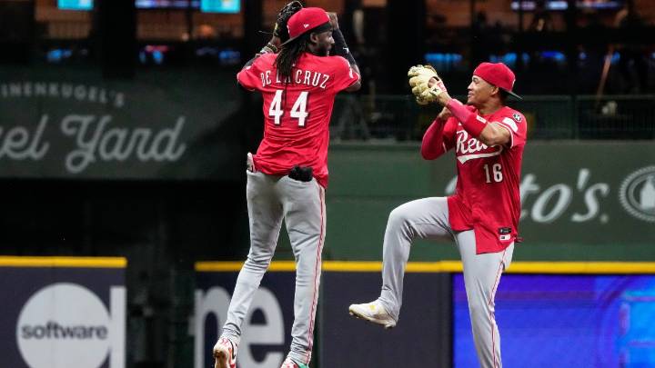 Reds overtake Mets for NL’s final wild-card spot by beating Brewers