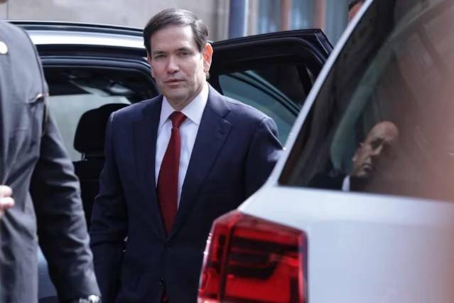 Marco Rubio llega a Palacio Nacional para reunión con Sheinbaum; canciller De la Fuente lo recibe