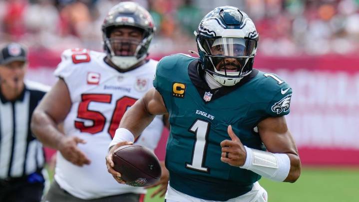 Fake tush push and special teams TD help Eagles beat Bucs 31