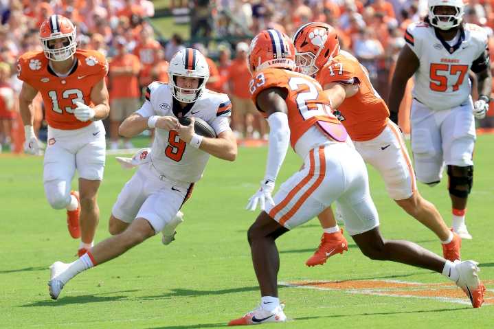 Syracuse-Clemson football delayed after halftime due to lightning. When will game restart?