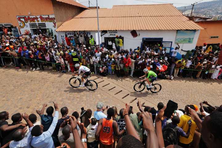 Isaac del Toro brilla junto a Pogacar en Mundial de ciclismo