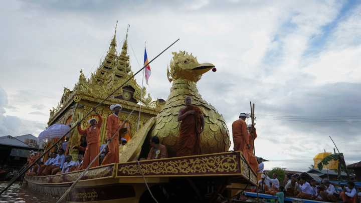 Spectacular lake festival in Myanmar shines despite political upheaval and natural disasters
