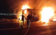 Se incendia tráiler cargado con limón y piña en Ramos; no hay lesionados
