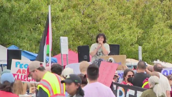 Labor Day rally sparks outside Tacoma immigration center