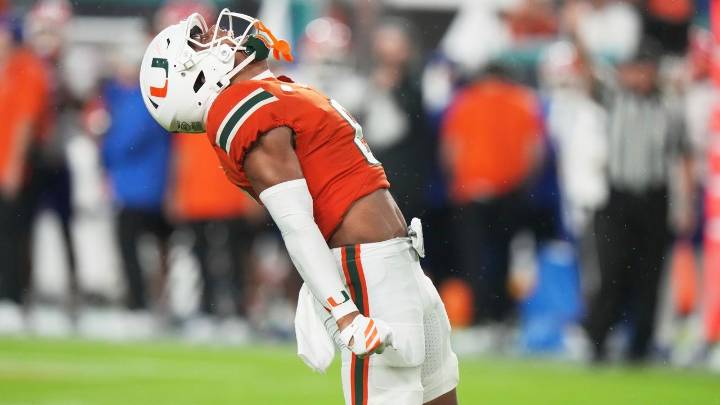 No. 4 Miami's defense holds Florida to 141 yards, Hurricanes ease past Gators 26