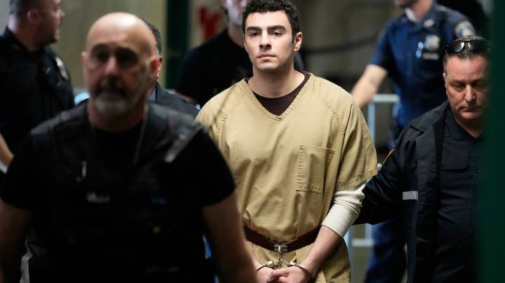 Luigi Mangione's lawyers want death penalty off the table in UnitedHealthcare CEO murder case