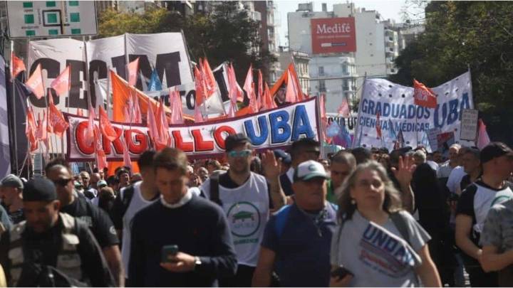 Marcha universitaria y por el Garrahan EN VIVO: movilizaciones en todo el país mientras Diputados debate los vetos de Milei