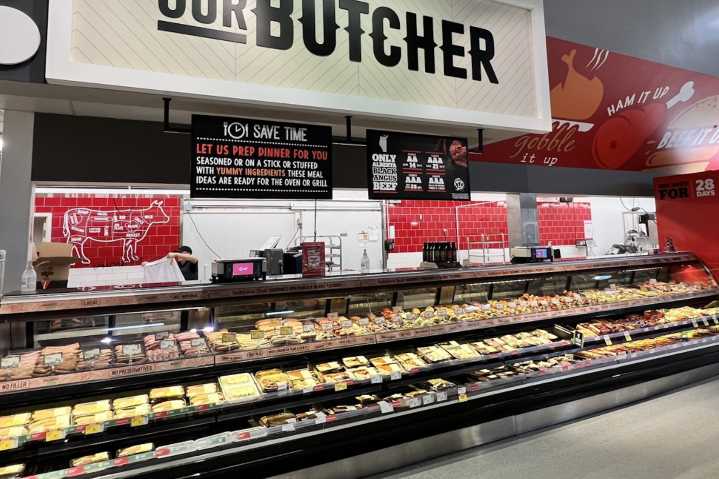 New 41,000 square foot grocery store opens near Calgary