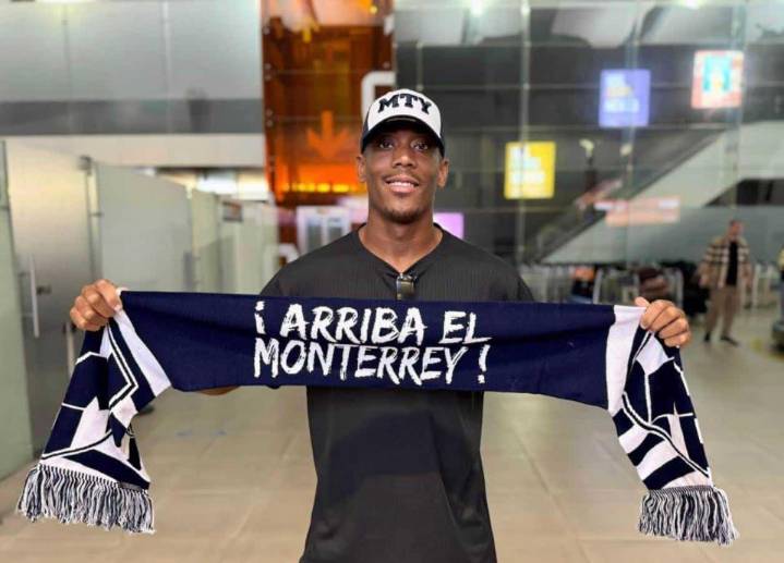 Llega Anthony Martial a Monterrey