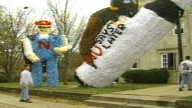 Nebraska's 1992 homecoming features massive floats, soap opera star