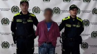 Capturan a hombre que roció gasolina a una mujer habitante de calle para prenderle fuego en Medellín