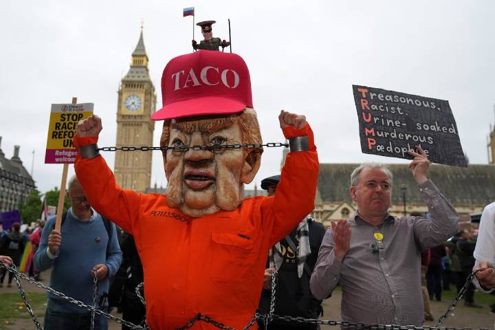 “No eres bienvenido”: miles de manifestantes toman el centro de Londres para rechazar la presencia de Trump