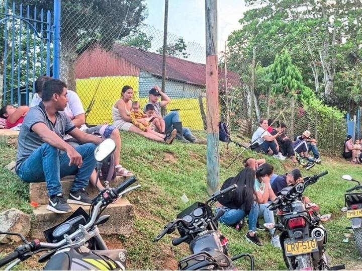 Seven of 23 miners rescued from collapsed Colombia gold mine