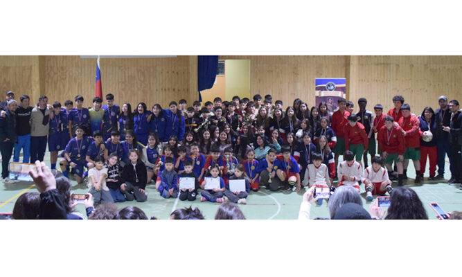 Escuela Manuel Bulnes celebró  con éxito campeonato de futsal