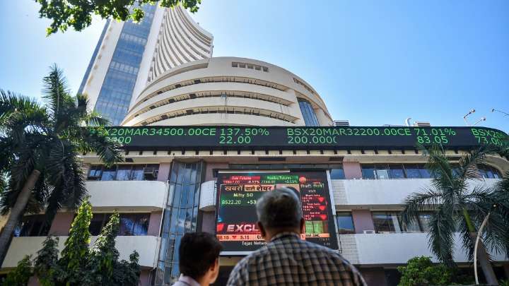 Markets stable after US Fed rate cut: Nifty closes above 25,400 led by tech and pharma