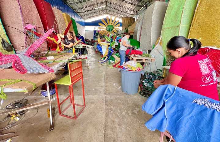 Alumbrado Navideño 2025 se construye con amor, talento y esfuerzo de artesanos ibaguereños