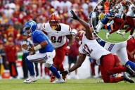 Giants' woeful offense line already neutralizing their vaunted strength