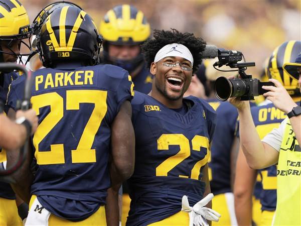 Opening lines: Michigan a slight road favorite against undefeated Nebraska