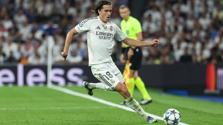 Álvaro Carreras cae de pie en el Real Madrid