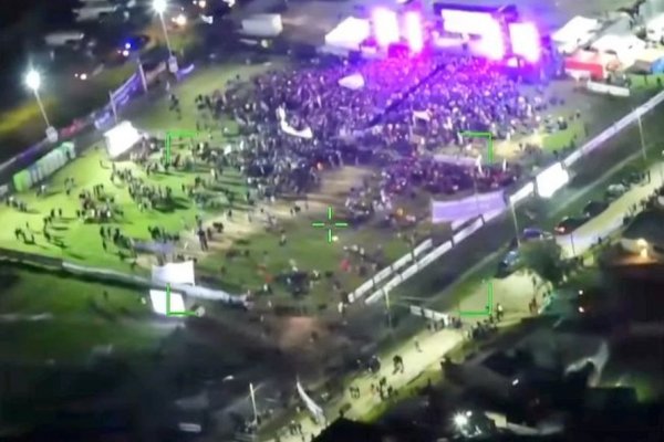 Las imágenes del helicóptero de PBA que muestran la pobre convocatoria al acto de Milei