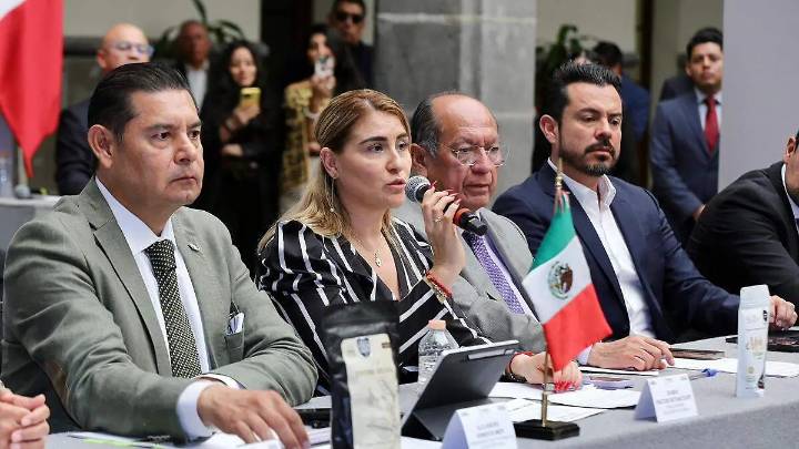 Confirman relación de cuerpo abandonado en Mercado de 5 de Mayo con narcomenudeo y cobro de piso