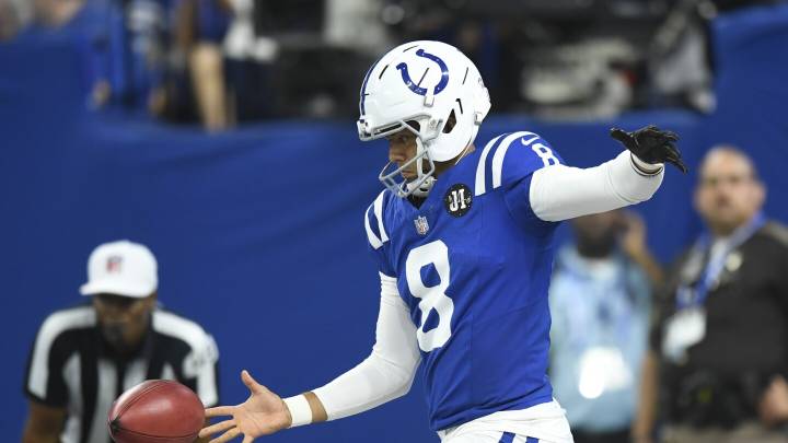 Colts punt for first time in season, lead Titans 17