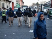 Despliegue masivo de Carabineros y PDI en la Vega Central busca a prófugos y migrantes irregulares