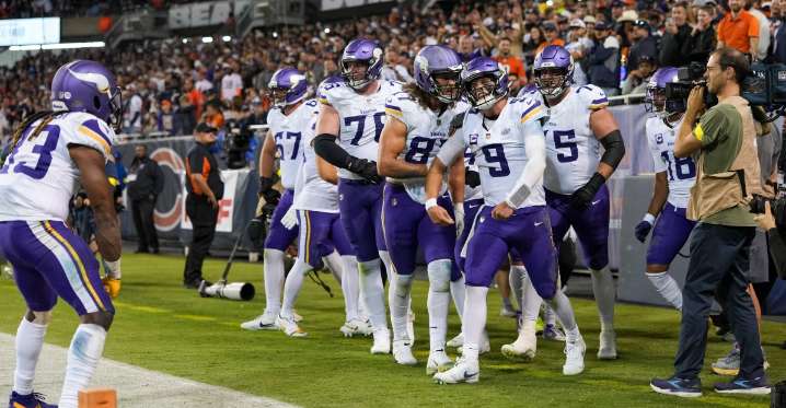 Atlanta Falcons at Minnesota Vikings: Key Information and First Quarter Discussion