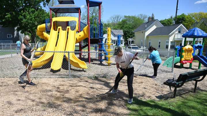 Weiss: Community can help confront homelessness, addiction and isolation