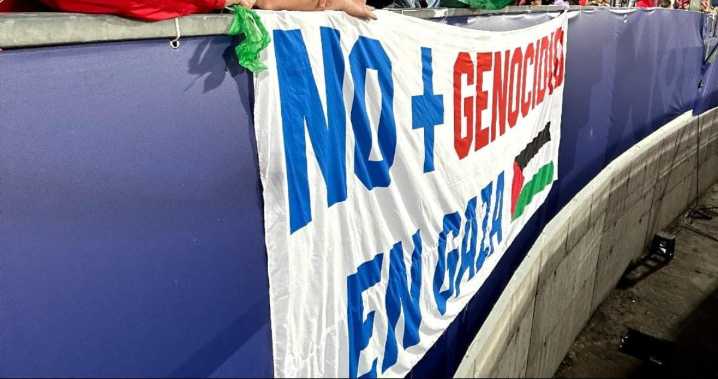 Mundial Sub 20: drástica sanción contra hincha expulsado del Nacional por lienzo en apoyo a Palestina