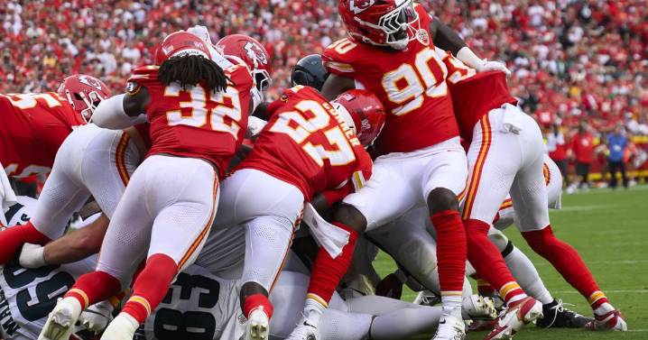 Chiefs visit the Giants on Sunday night with each team off to an 0