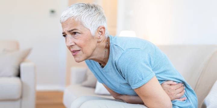 Adultos mayores y salud digestiva: las razones detrás del aumento del malestar estomacal con los años