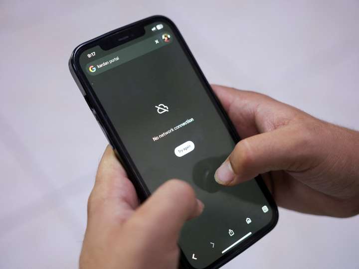 Los talibán cortan internet y telecomunicaciones, y aíslan a Afganistán del mundo "hasta nuevo aviso"