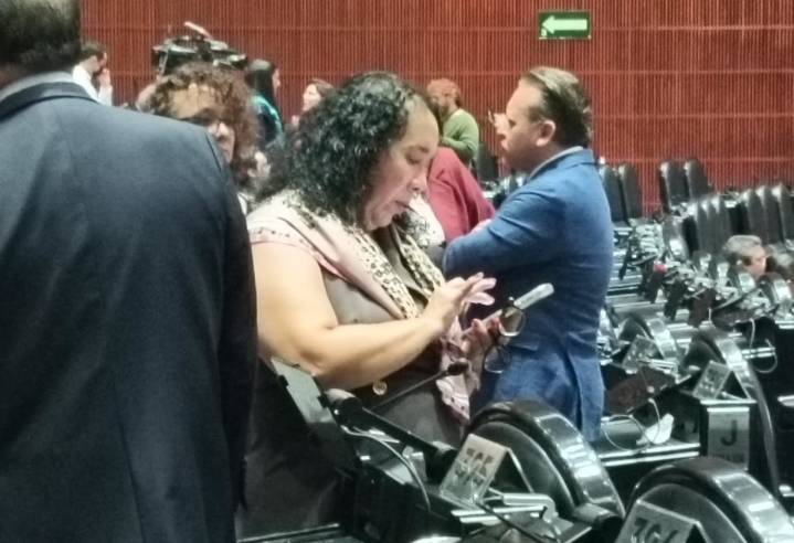 Evade diputada morenista aclarar monto de transferencias “por unos pagos”; niega cuentas bloqueadas por EU