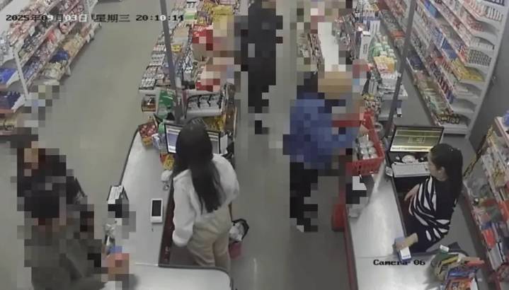 Cómo operaban las cajeras de un supermercado de La Plata