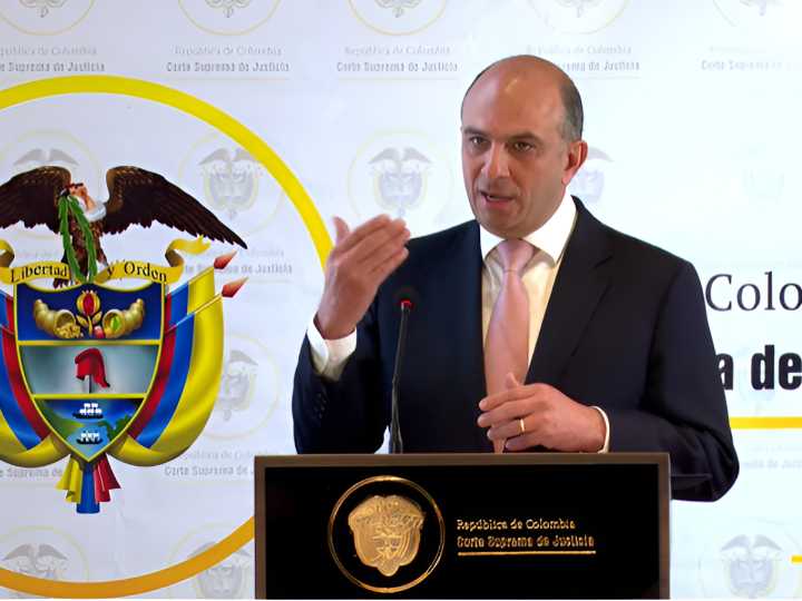 Oposición tapa el clientelismo de Carlos Camargo