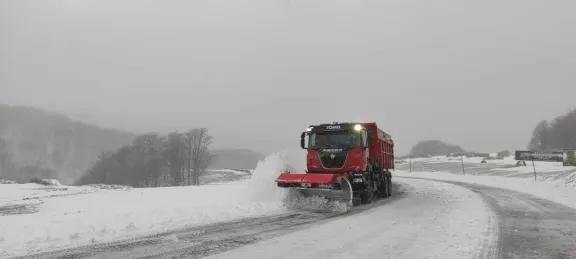 Paso Samoré y Pino Hachado cerrados y tránsito con precaución por nevadas en la cordillera