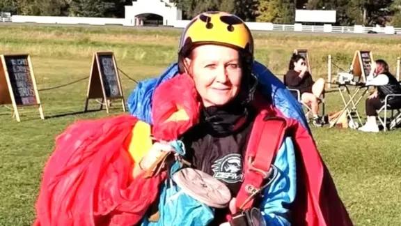 Tragedia en Miramar: una mujer murió al no abrirse su paracaídas durante un salto