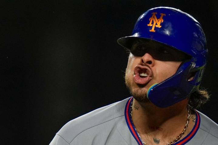 Alvarez’s big swing puts Mets back in pole position to NL’s final playoff spot