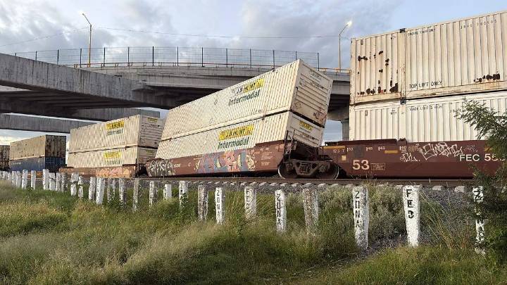 Vagones del tren se descarrilan en León y afectan circulación en San Juan de Abajo
