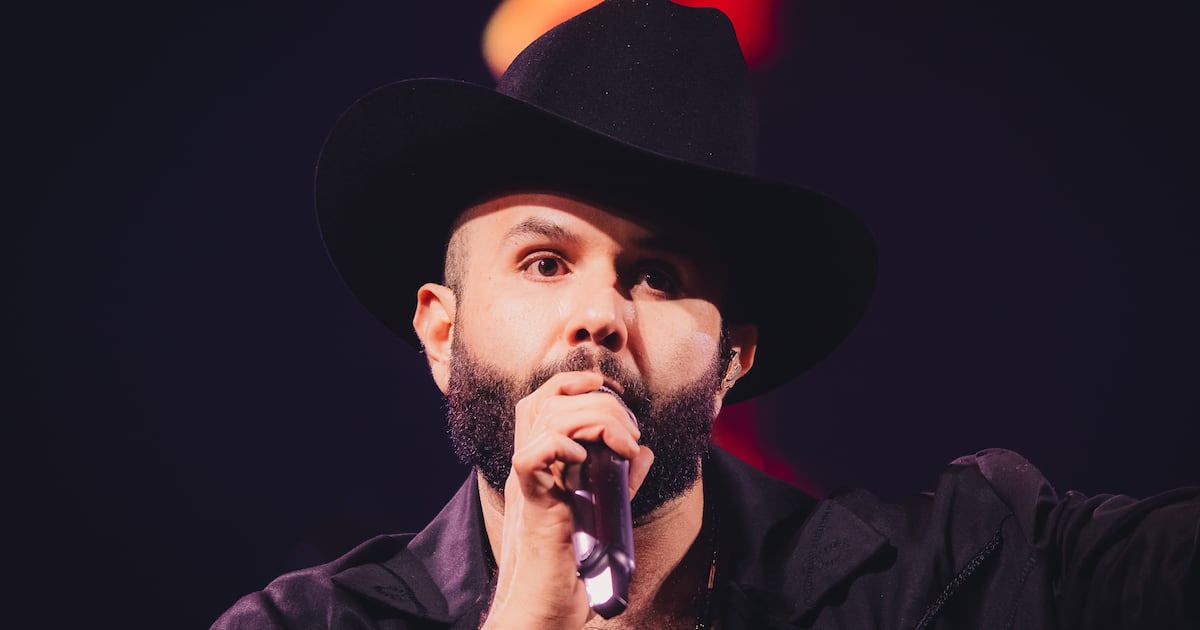 Carín León recibe tres nominaciones a los Latin Grammy y se consolida como un gigante de la música mexicana