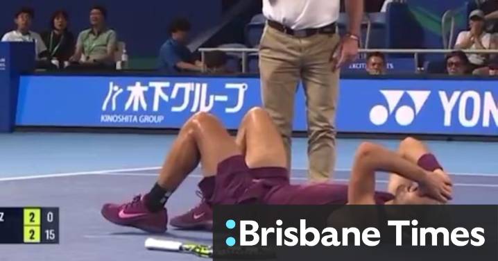 Alcaraz drops in pain