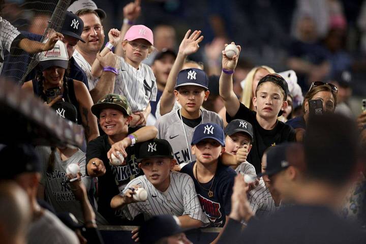 MLB Wild Card live updates: Scores and latest from today’s games, starting with Tigers vs. Guardians