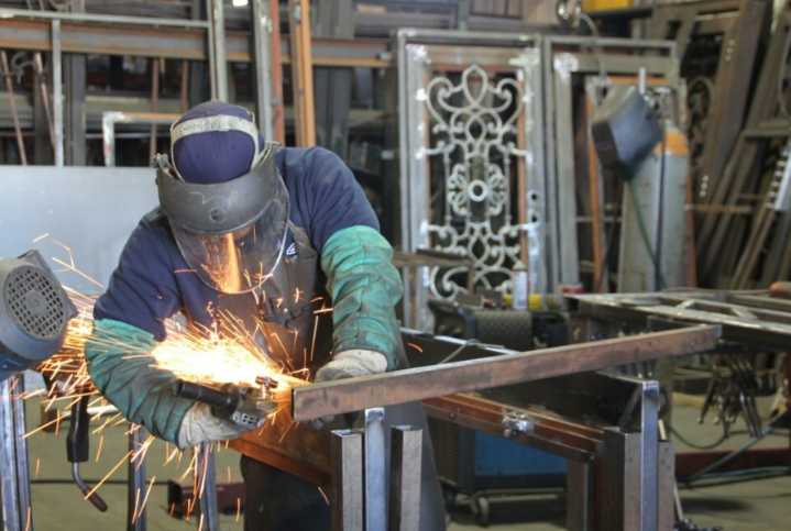Con los menores ingresos se mantienen trabajadores hispanos en EUA